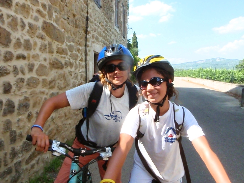 Village Camps International Summer Camp Ard&egrave;che, France 2019-07-26 https://www.villagecamps.com/journals_admin/images/70-8-Joelle and Alex L.jpg